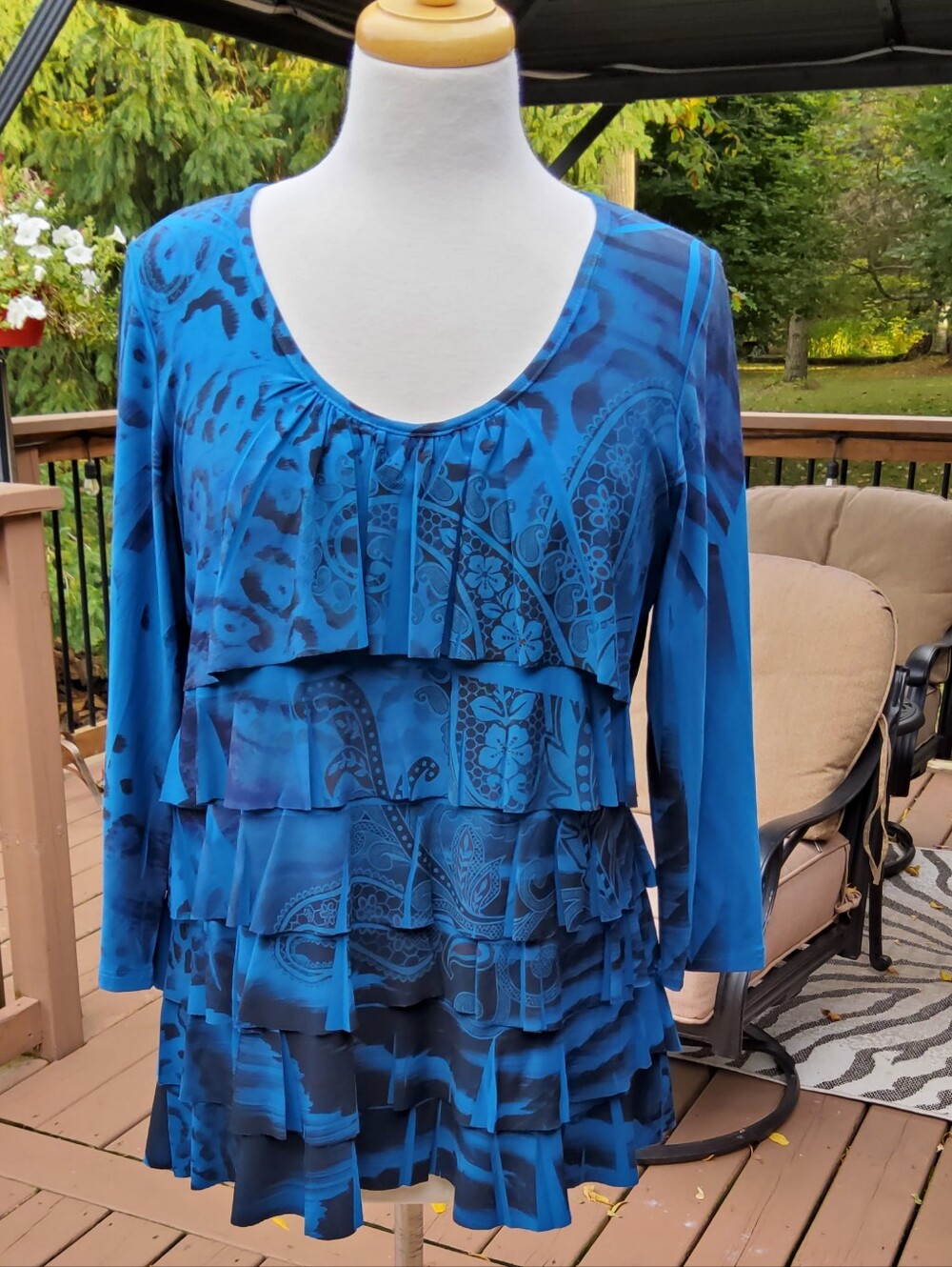 Pretty Women Fashion Blue Tiered Ruffle Tunic with Scoop Neck